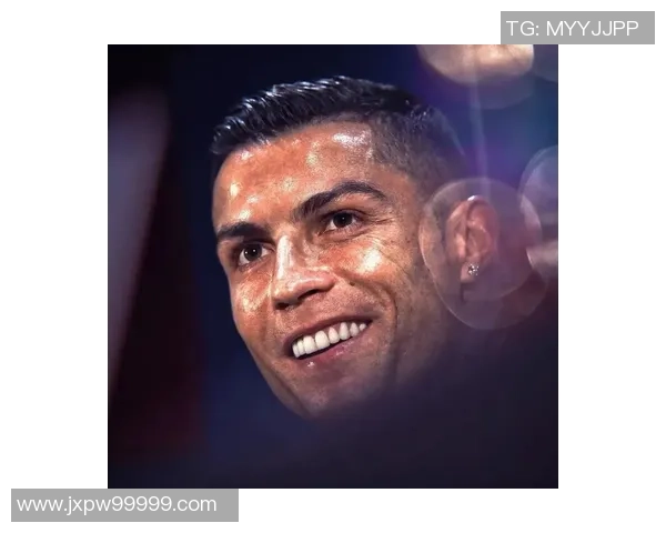 足球球星背影头像展现独特风采与个性魅力 见证伟大瞬间的背后故事